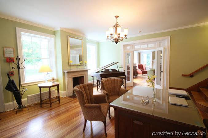 Snapdragon Inn Windsor Εξωτερικό φωτογραφία