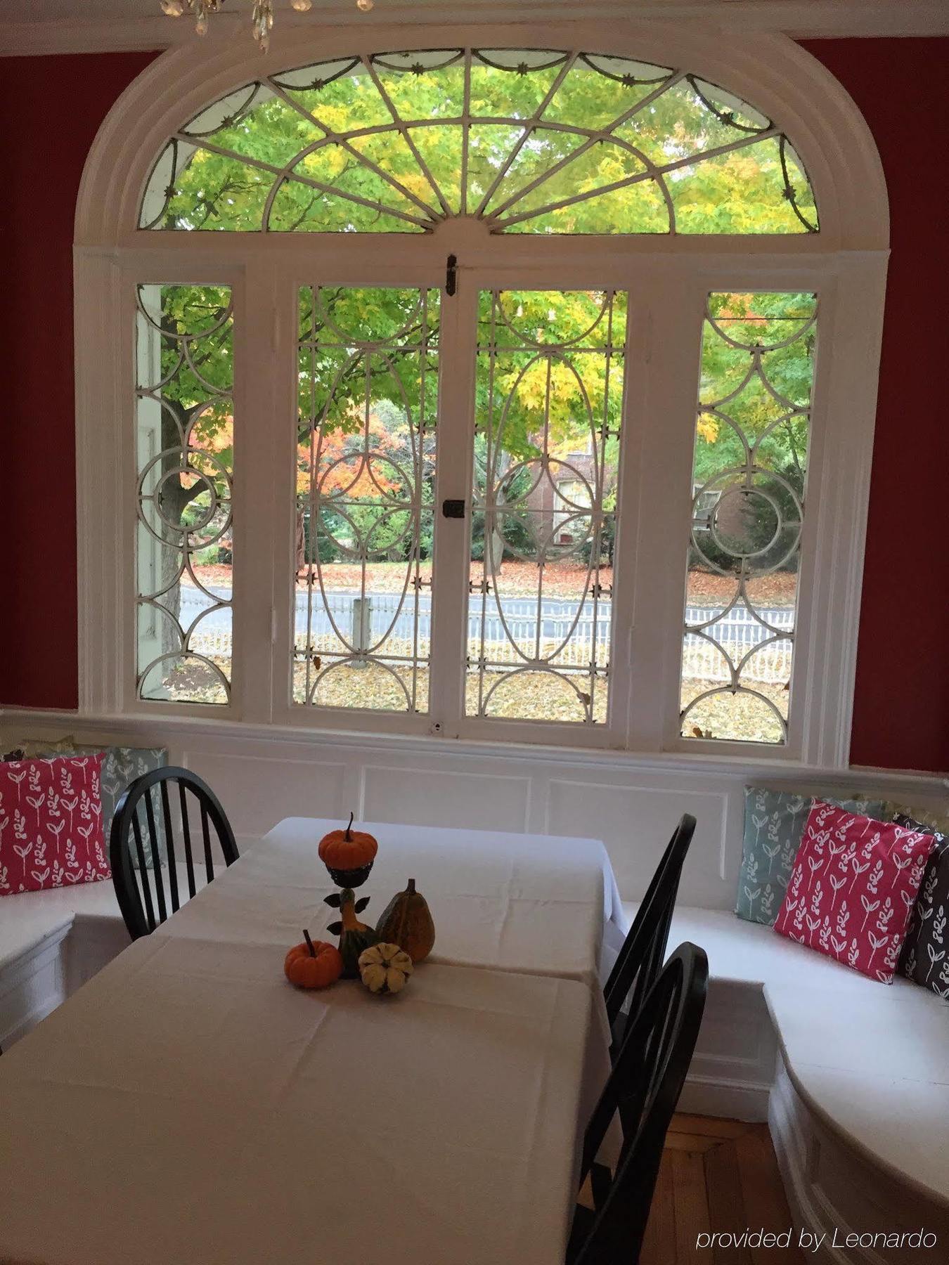 Snapdragon Inn Windsor Εξωτερικό φωτογραφία